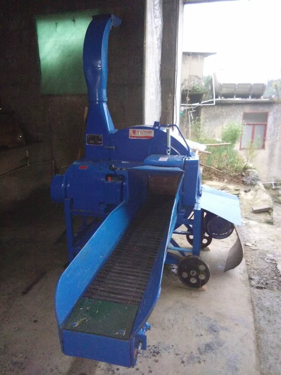 養(yǎng)殖牛羊用什么牌子的鍘草機？